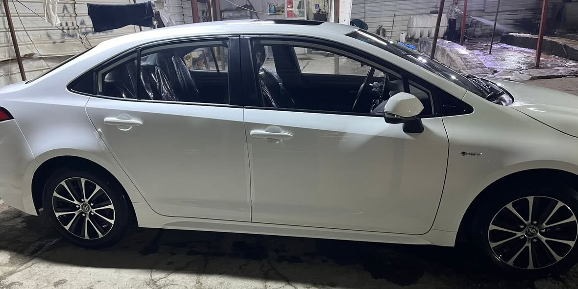 كورلا 2025 شكل الامريكي مكفولة من بارد وصبغ موصفات فول فتحة وبصمة وباقي الموصفات الستندر ماشية 15الف كيلو
رقم بغداد السعر 155وبي مجال المكان السيدية
‭0770 897 9600
