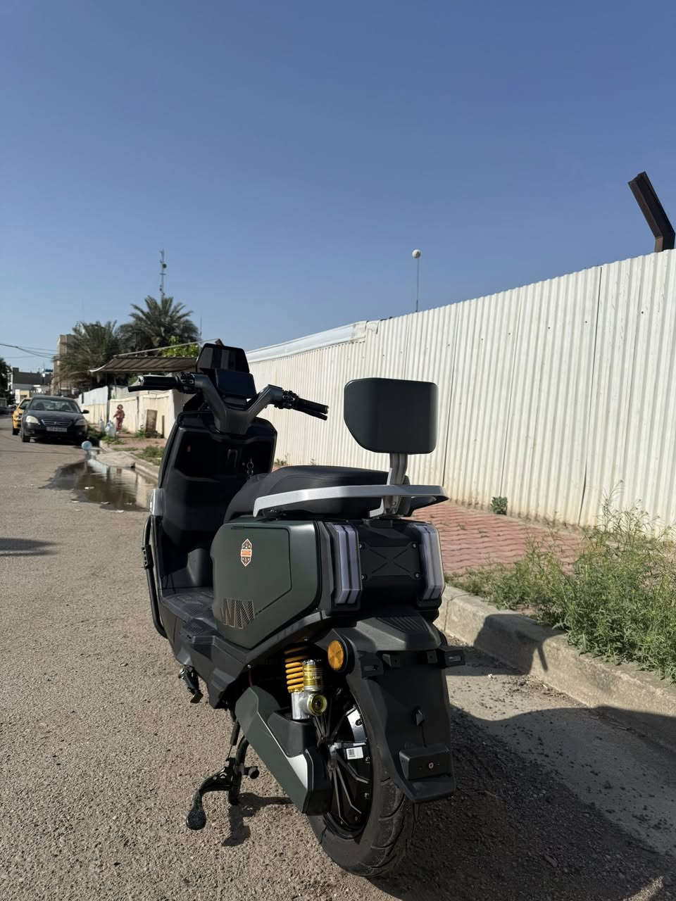 السلام عليكم دراجه صاعقه شحن للبيع الدراجه خير من الله كلش نظيفه وصارلها فتره عندي الدراجه كفاله عامه شخط واحد مابيها شوفت عينكم شكد حلوه و نظيفه مواصفاتها 6 بطاريات كبارررررر مسطره بيها نظام بك و نظام بارك و نظام سبورت و بيها 4 نمر و بيها بلوتوث و لايت عالي ناصي زنون اشاير يمنه يسره دبل اشاره نشره ويه البريك شاشه تاب تقره الأعطال 
سعرها 950 و بيها مجال 
مكاني بغداد الصالحيه قرب كراج العلاوي 
للاستفسار ***********
