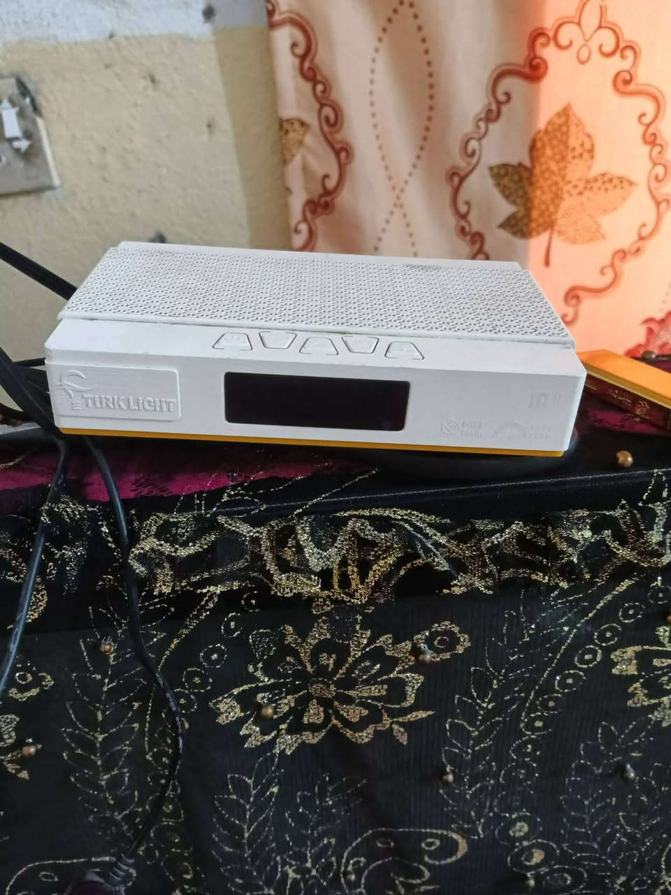 للبيع 
التلفزيون نضيف ما بي كسر السعر 15..و الدش هم نضيف السعر 10 الميز انطي سعرو اخذوا للاستفسارخاص العنون موصل كوكجلي #بيع #اغراض #الموصل #للبيع


**إذا كنت صاحب هذا الإعلان وتريد حذفه لأي سبب، رجاءا أرسل رسالة إلى الدعم الفني**