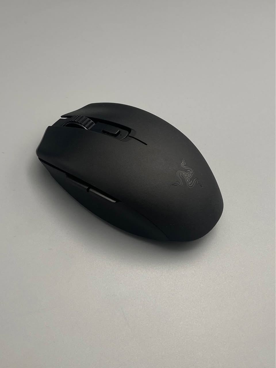 Razer Orochi V2 – Wireless Gaming Mouse

🔹 الاتصال: Razer HyperSpeed Wireless + Bluetooth 📶
🔹 الوزن: أقل من 60g لتجربة لعب خفيفة وسريعة ⚡
🔹 المستشعر: Razer 5G Optical Sensor بدقة تصل إلى 18,000 DPI 🎯
🔹 Polling Rate: حتى 1000Hz
🔹 الأزرار: 6 أزرار قابلة للتخصيص
🔹 السويتشات: Razer Mechanical Switches Gen 2 بعمر يصل 60 مليون ضغطة
🔹 البطارية: حتى 950 ساعة عبر Bluetooth 🔋
🔹 التوافق: PC / Laptop / Mac
🔹 التصميم: مدمجة وخفيفة، مناسبة للتنقل والجيمينغ اليومي

💡 ماوس احترافي يجمع بين الوزن الخفيف، الاستجابة السريعة، وعمر البطارية الطويل لعشاق الألعاب والعمل.  

السعر : 45 الف
خدمة توصيل 🚚 لكافة أنحاء العراق 🇮🇶 حلة, بابل


**إذا كنت صاحب هذا الإعلان وتريد حذفه لأي سبب، رجاءا أرسل رسالة إلى الدعم الفني**