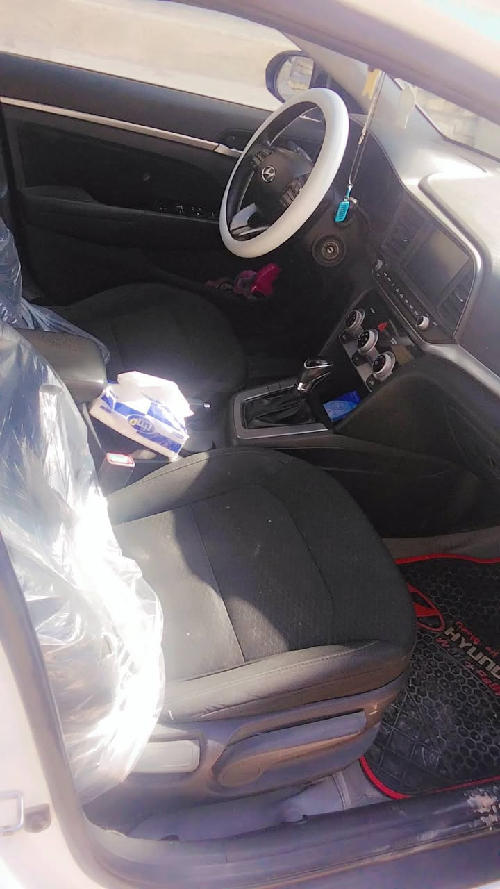 سلام عليكم  النتره موديل 19 امريكي ضربته  بنيد من امريكه وبيه شارت  صبغ بل جاملاقت المامير بدون ضربه وبيه رشت صبغ بل خلفي شويه  بدون ضربه ولا معجون  مكينه توني شاده اقل الشهر كير حداديه اليساره جاهزه ابد ما بيه نقص منضومه غاز  موصفاته حلوه  السساره رقمه بغداد  بسمي  سنويته 32   السعر 125 رقم الهاتف ***********
