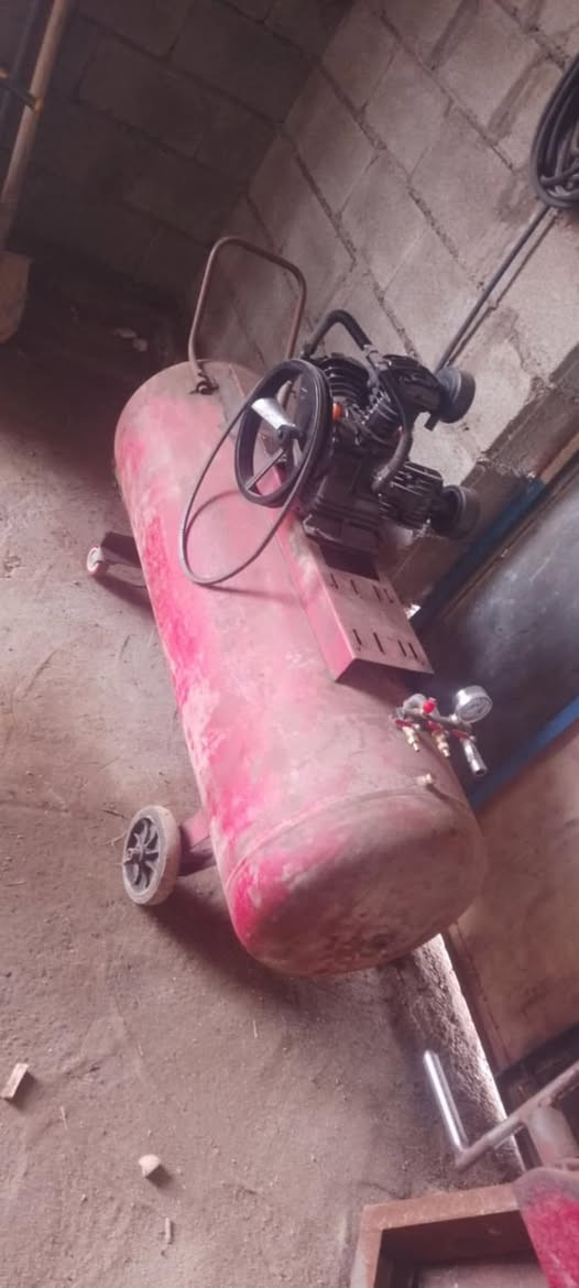 تم اعادت النشر بسبب الوعود الكاذبه تاروسه هوه لبيع حجم 300لتر ضاغطه 3بستم مامشتقله فقط لفحص التاروسه كامله من كلشي فقط عوزه ماطور كهرباءي ويضن يتركب عليه ماطور بانزين وماطور كهرباءي

للتواصل والاستفسار. 

***********
