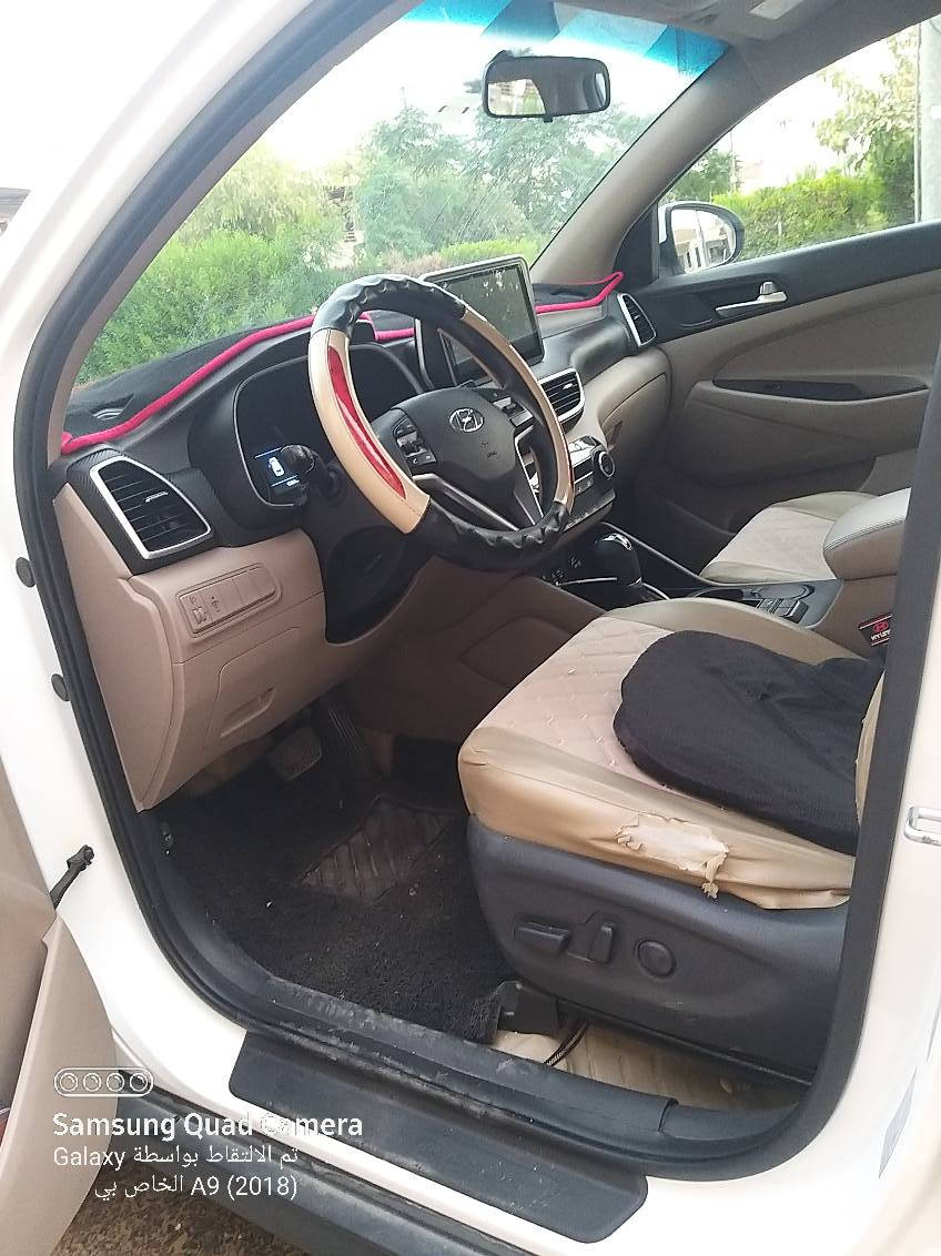 توسان ٢٠٢٠ كوري 
ماشية ١٤١٠٠٠ كم 
باب السائق تبديل بلادي 
بيها اشوية حالوب بالسقف 
رايدها اب ١٩٥ $ وبيها مجال
***********
*********** سنجار, نينوى
