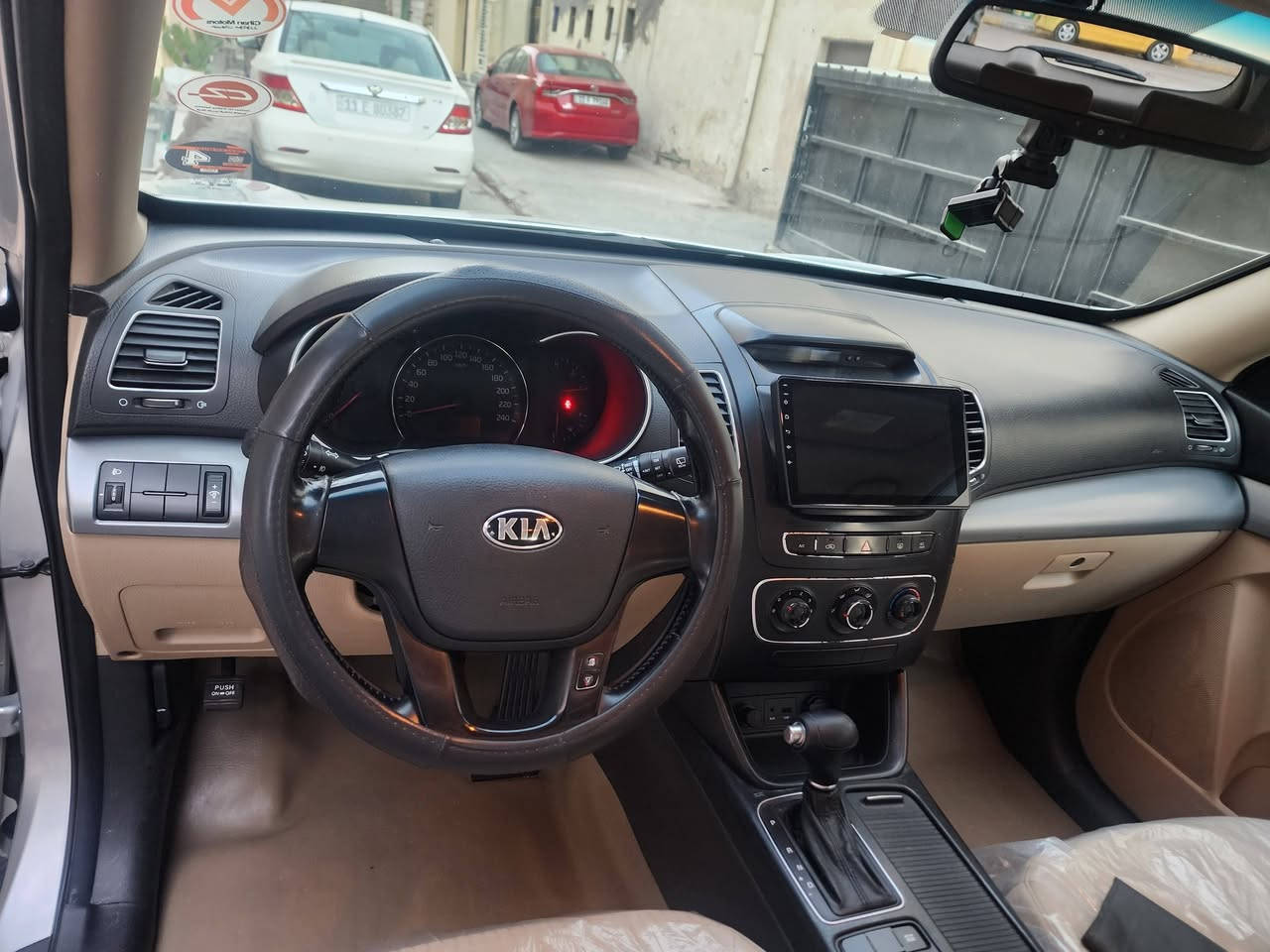 سورنتو ٢٠١٤ خليجي محرك ٤ سلندر دوش سبعة راكب ٣ قطع تبريد مكفولة من الصبغ فقط يوجد بارد شي قليل بدون مواصفات  رقم اربيل الجديد للاستفسار الاتصال على *********** او *********** ابو ريماس
