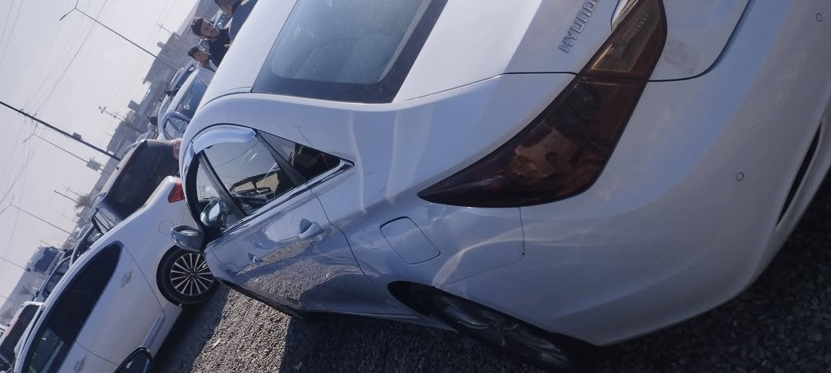 سوناتا 2013 خليجي محرك دوش 24 مفتوح 
السيارة تبريد قطعتين مري شفط اشاير بالمري  كشنات كهرب شفتات ستيرن تحكمات اطارات جديد محرك شرط كير شرط تدفئة تبريد طخم كله جديد سنوية وارقام كوبون كله جديد
بيهة مكانين هيج بارد وبالسقف اربع اصابع معجون اثر حجرة ومبخوخ شبر هيج 
مكانهة موصل برطلة 
ينفع مراوس حسب القناعة
***********
*********** موصل, نينوى
