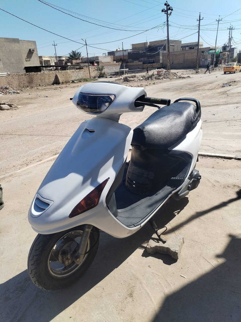 دراجه فراشه للبيع جاهزه كهربائيات كلهه شغاله نكره سلف اشاير لايت عالي ناصي بكلايت دبلات شغاله مكينه  ناعمه فول نهضه ومعدل السعر 350 المكان الديوانية الرقم ***********
