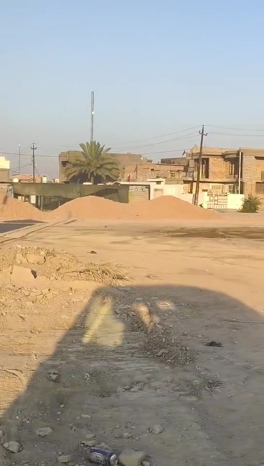 السلام عليكم قطع اراضي زراعي يم الصوره مال بره غر مساحه 150 الواجهيه 6:30 نزال 20 القطعه داخل الفرع  ***********
