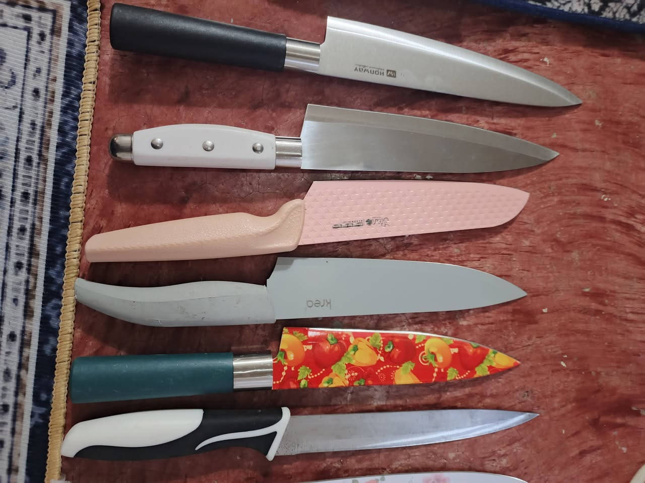 سكاكين🔪🔪🔪 للبيع عدد 11 سكاكين أوربي سعر كلهم 17 ألف مكاني كركوك حي العسكري ***********
