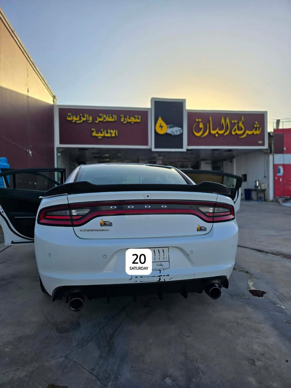 جارجر 2020 أصل رقم بغداد مميز 
السعر 183 وبيها مجال
حادث موضح بالصور
بيها
جاملغ ايمن وبنيد تبديل  وجاملغ ايسر ومقدمة باب السائق صبغ

مواصفات 
مقاعد جلد كهربائيه للسائق والراكب مع ذاكرة خزن ميوري للسائق
تدفئه وتبريد المقاعد الاماميه
تدفئه المقاعد الخلفيه
تدفئه المقود(الستيرن)
تبريد خلفي مع فتحات شحن
تشغيل عن بعد 
حساس خلفي
كاميرا خلفيه
شاشه كبيره
دعاميه محدثSRT
بنيد فتحه SRT 
عليها هدرز رياضي تحكم ريموت

ويل 18 اسود مع تخم تاير جديد

برمجة مراوح برنامج خليجي بالكامل

السعر 183 وبيها مجال 
للتواصل 
***********
