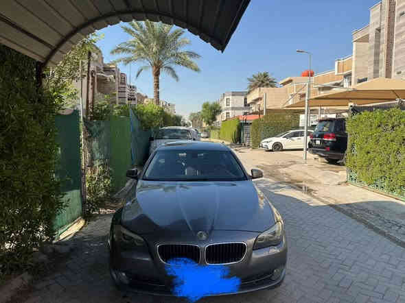 السلام عليكم حبايب 
BMWf10 ٢٠١١ رقم بغداد 
وارد امريكي صور والتقرير مرفق (ذكرت ضرر مياه فيضان غرق كما موضح بالصور 
بدون اضرار سابقة أو اضرار أخرى حسب التقرير بدون حريق أو سرقةماشية 4  الف ميل) هذا مع العلم  النسبه قليله جدا    .السياره مكينه كير مكفول بيهه طخه بالجاملخ الخلفي مامصلحه ومرفقه بالمنشور السياره خير من الله ماشيه ١٨٣ الف كم السعر ١٤٥$ ورقه 
مكان السياره بغداد  واليجي بي خير ويدلل عيوني اله . الاتصال ***********
تحياتي للجميع 🌹🌹🌹🌹
