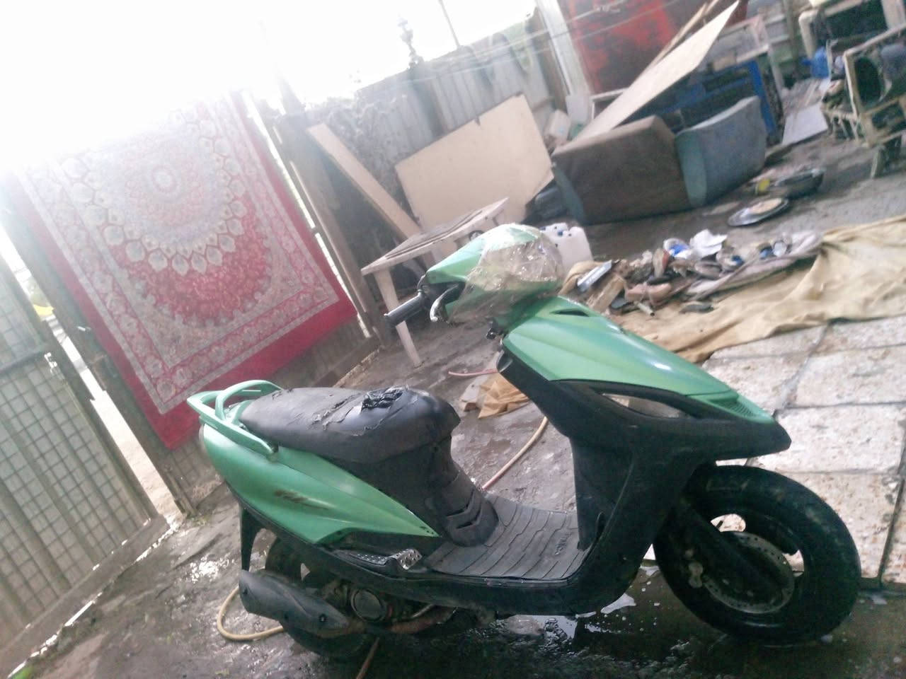 سلام عليكم دراجه ثعلب لبيع ياباني شغاله نص نكره سلف وهندر وكهرباءيتها كلها شغاله  وكفراتها بلاديه مختمه وتأيراتها جدد وأوراقها كامله وشلعه ومعدل خير من الله ومحركها بلادي نطيف مامفتوحه ابد بلاديه ناعمه خرسه مكاني بشارع فلسطين رقمي ***********متواجد وتساب ورصيد السعر 290بيها مجال لشراي
