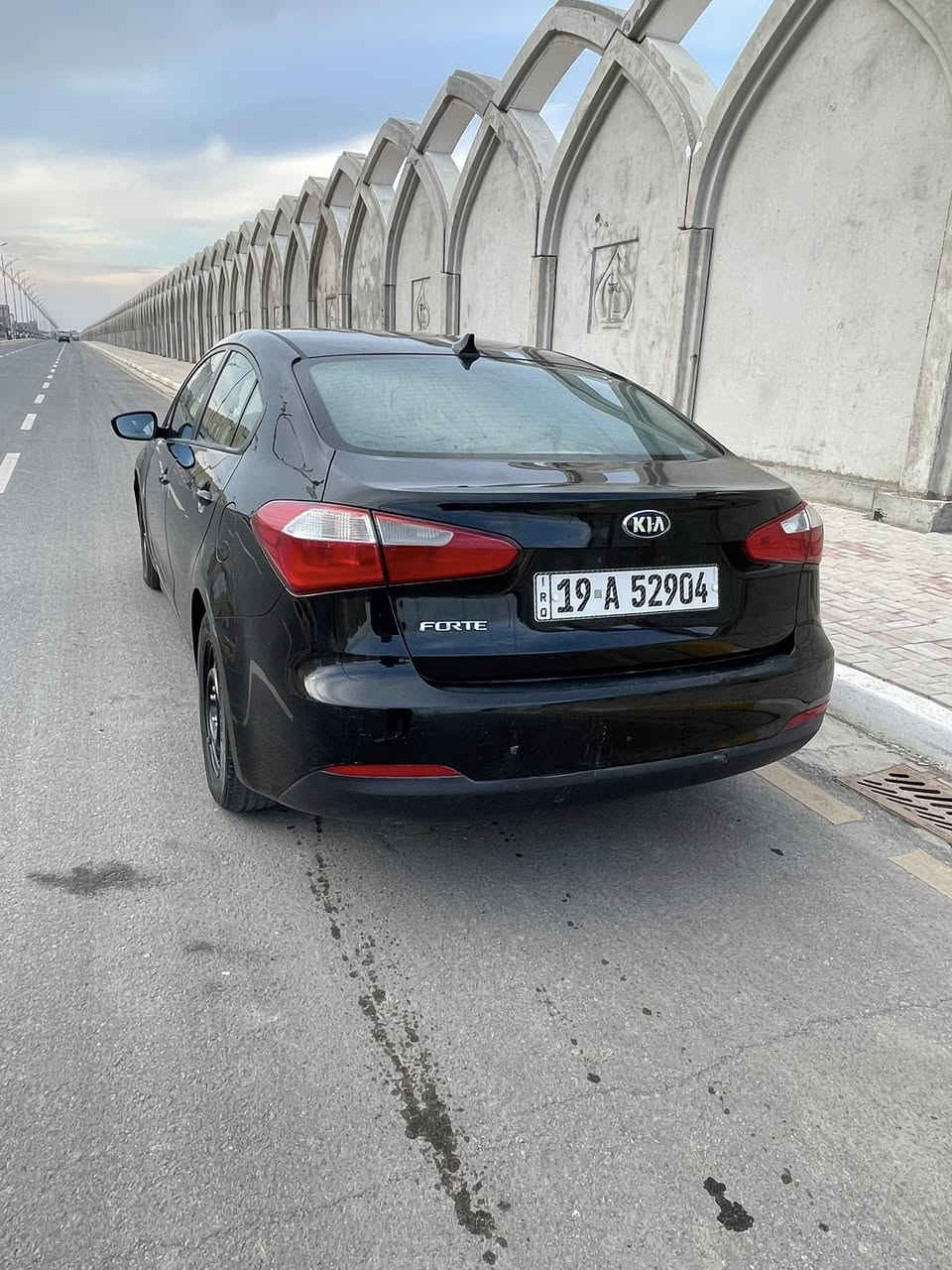 السلام عليكم كيا فورتي 2016 وارد امريكي للبيع السياره داخله للعراق فقط دعاميه اماميه  مكفوله من ضربه وتبديل بيه فقط صبغ قليل بلجاملغ موضوح بلسونار والباقي كله مكفول حداديه جديده تبريد تدفئه كهربائيات كلها جاهزه كير ومحرك كفاله مواصفات السياره نص فول مكينه 2.0دوش رقم كربلاء دولي تحويل مباشر   السعر 115 وبيها  مجال مكان السياره كربلاء المقدسة لاستفسار الاتصال على الرقم ***********
