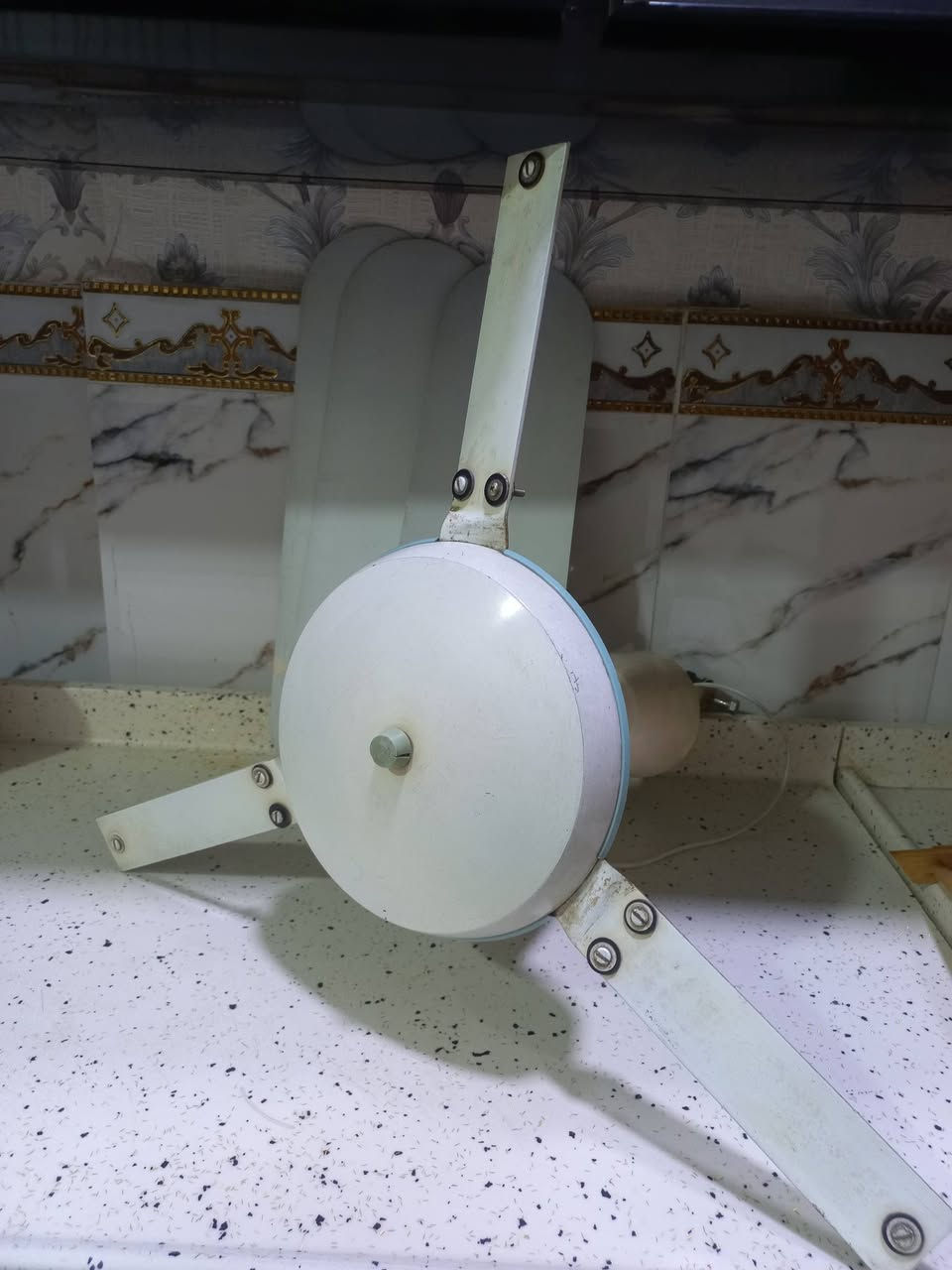 مروحه صناعة السبعينات انكليزيه وضع شركه 
نضيفه جدا للإستفسار خاص يوجد توصيل


**إذا كنت صاحب هذا الإعلان وتريد حذفه لأي سبب، رجاءا أرسل رسالة إلى الدعم الفني**