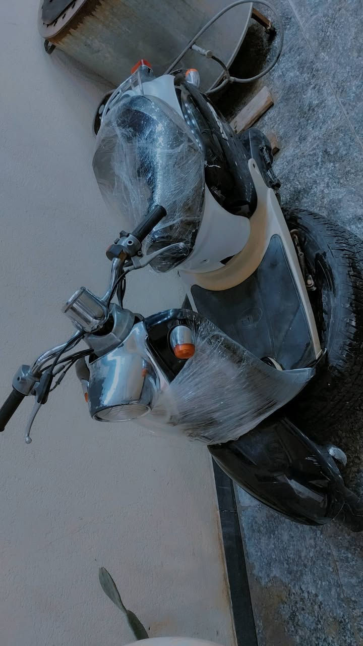 دراجه مصريه للبيع السعر 300 ناصريه مركز نضفه وضحه بصور رقم الهاتف ***********
