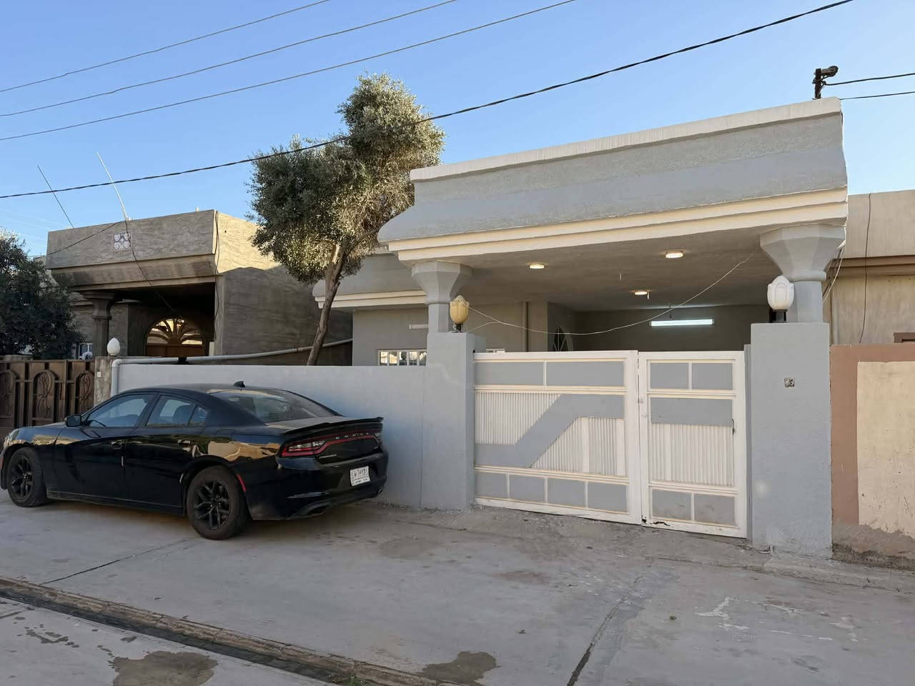 بيت للبيع خانقين  بانميل  قرب أسواق ابو شاكر

📏 المساحة 200
  
فول فول
 🏠 
مكونات البيت غرفة2🏤
صاله🏫
واستقبال🏫
 مطبخ 
بيتونه 🏫
وصحيات 🏫
حوش كبير وحديقة 🏫
🏠🏠🏠🏠🏠

للاستفسار راسلو الصفحة
 او على الواتس اب 
 او الهاتف 
***********☎️📱
سعر37
___________ 
عندك بيت او ارض للبيع خلي البيع علينا 
تحتاج بيت او ارض خلي عملية البحث علينا 

#عقارات #عقار #خانقين
