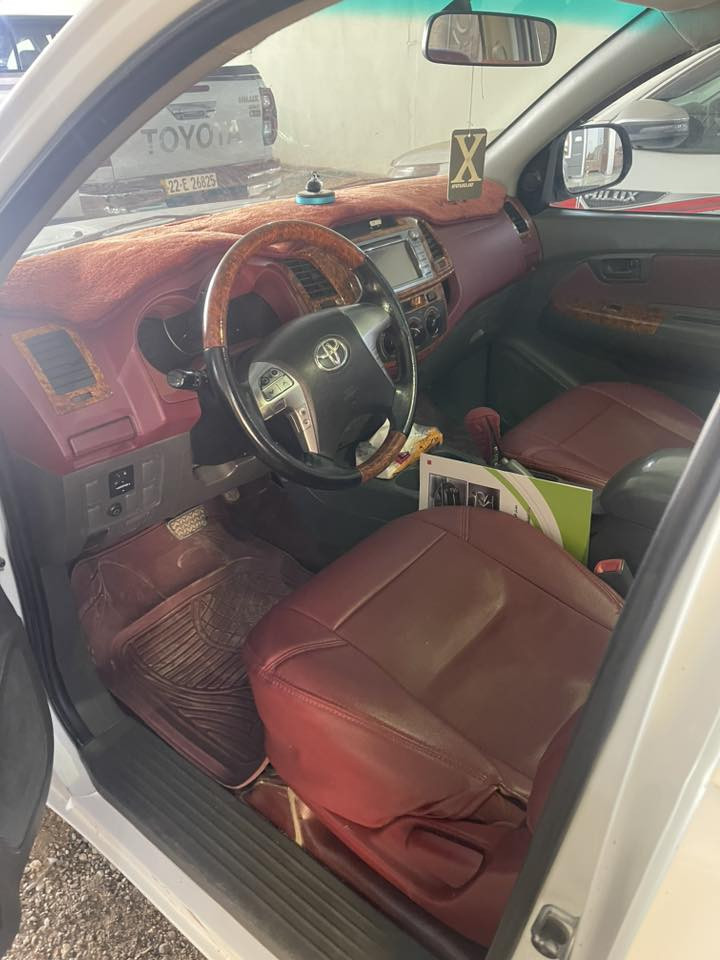 2015 كويتي اوتماتيك شاصي (١٩)
السيارة جديدة بيها قطعتين مبدلات بلادي السونار مرفق مع المنشور  ماشية(١٩٨) 

السعر (٢٠٠) وبيها مجال 

العنوان /ديالى بعقوبة.    هـ/***********
