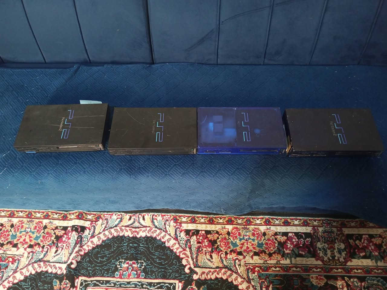 السلام عليكم 
اجهزة بلي 2 عدد 4
واحد ازرك شفاف
واحد اسود شفاف
واثنين اسود غير شفاف
اببعهن فحم
 السعر 40


**إذا كنت صاحب هذا الإعلان وتريد حذفه لأي سبب، رجاءا أرسل رسالة إلى الدعم الفني**