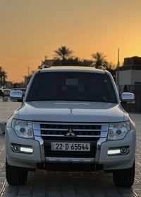 🌺  باجيرو 2019 علامة ذهبية  فول مواصفات كويتي بدون دمام فقط باقي فووول...