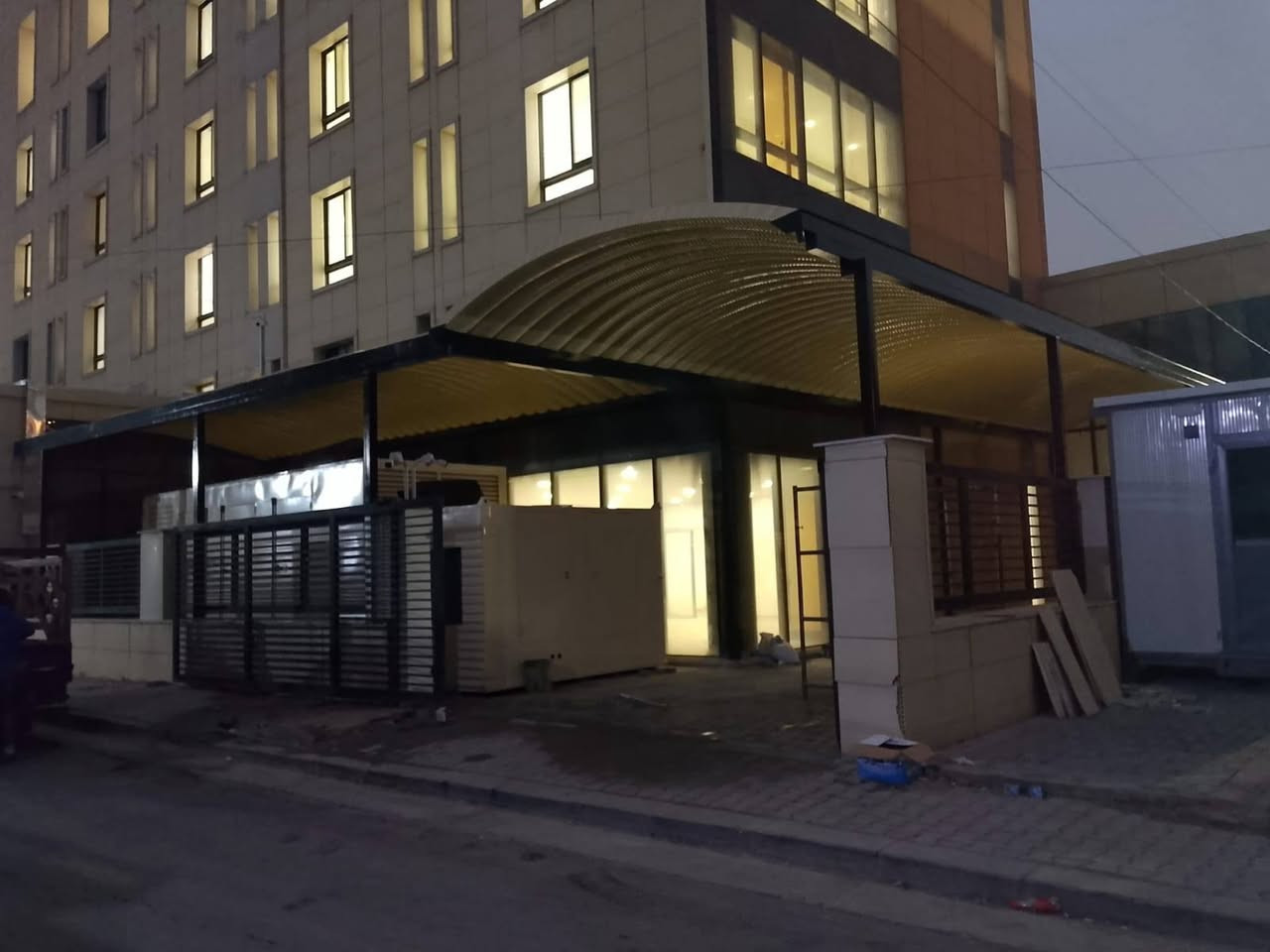 تم بعون الله عمل سقيفه في منطقة الجادرية ونشكر كادر مكتب الصادق اللسقائف كي سبان سعر المتر 23الف ***********
