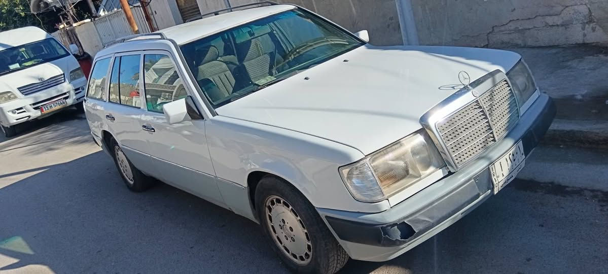 مارسيدس دب ستيشن ٣٠٠ رقم نجف تحويل بغداد مباشر سنويه لل٢٨ سياره شخط مابيه موديل٨٩... صبغ جديد حزام محرك وكير حاويه جديد راس الثور بطه السعر ٤٨ مكانها بغداد حي الجهاد *********** ...
