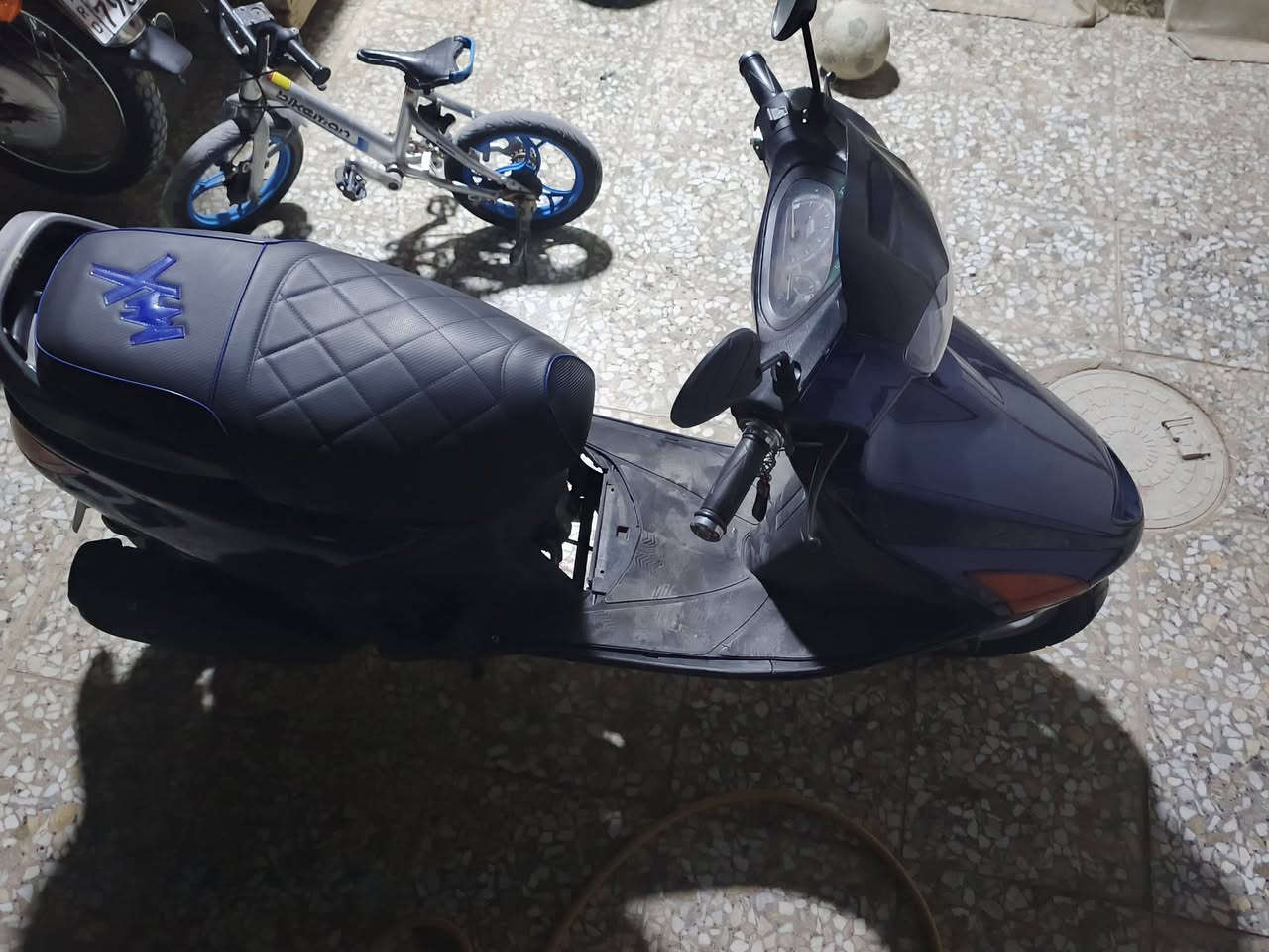 سلام عليكم  دراجه فراشه للبيع  دراجه جديده صاله يومين من نازله من الحاويه  سعر 950 /***********
