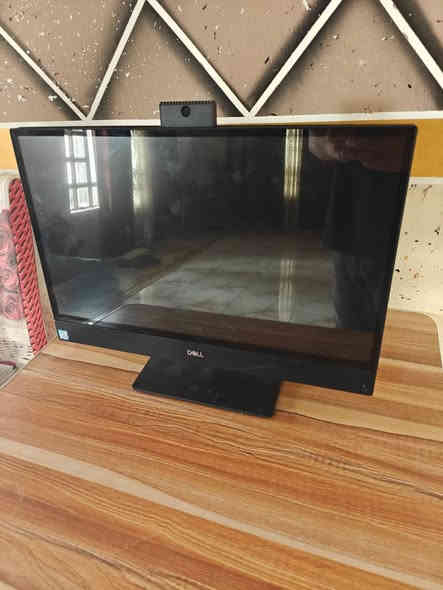 📢 عرض خاص – شاشة لمس All in One من Dell

الكيس والشاشة بجهاز واحد أنيق يقلّل الأسلاك ويخلّي مكتبك مرتّب ومنظّم ✨
🌟 آخر القطع المتوفرة!
💰 السعر: 515 ألف دينار فقط

---

💻 الموديل:

DELL OptiPlex 5270 – الجيل التاسع

شاشة لمس Touch Screen

---

🔧 المواصفات:

• 🖥️ المعالج: Intel Core i5-9600 – الجيل التاسع
• 🧠 الرام: 16GB DDR4
• 💾 التخزين: SSD 256GB
• 🖱️ الشاشة: 21.5 بوصة Touch Screen
• 🎨 كرت الشاشة: Intel UHD Graphics 630 مدمج
                            windows 11 Pro نظام التشغيل 🪟•
• ✨ الحالة: نظافة ممتازة جدًا
• 🛡️ الضمان: استبدال لمدة أسبوع

---

🔌 المنافذ:

📍 أمـام الجهاز:

• 2 × USB 3.1
• 1 × USB Type-C
• 1 × منفذ سماعة/مايك Combo
• 1 × قارئ بطاقات SD Card

📍 الخلف:

• 2 × USB 3.1
• 2 × USB 2.0
• 1 × HDMI Out
• 1 × DisplayPort
• 1 × LAN
• 1 × Power Port

🔹 المجموع:

• USB: ستة منافذ + Type-C
• الفيديو: HDMI Out + DisplayPort
• الصوت: Combo Audio Jack
• الشبكة: LAN
• قارئ SD: موجود

---

⚙️ الاستخدامات المناسبة:

✅ الأعمال المكتبية والدراسة
✅ التصميم الخفيف والمونتاج البسيط
✅ مشاهدة الفيديوهات والبرامج التعليمية
✅ شاشة لمس لتفاعل أسرع وأسهل

---

🚗 يتوفر توصيل لجميع محافظات العراق
📞 للحجز أو الاستفسار:
📱 اتصال: ***********
📱 واتساب: ***********
