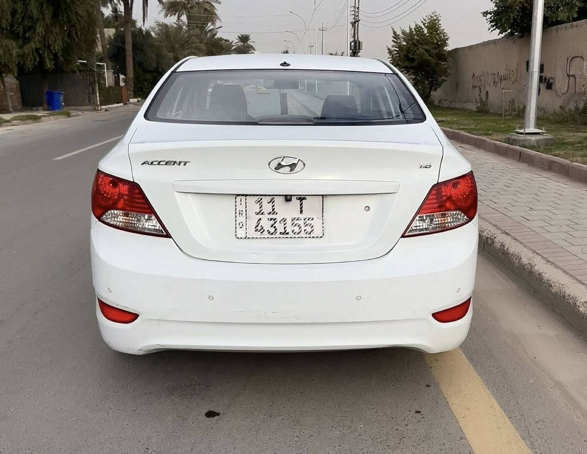 السلام عليكم ورحمة الله وبركاته
اللبيع أكسنت خليجي  
الموديل 2015
مكفوله من الصبغ 
تحكم ستيرن
محرك 1600
ويل گب گروم
أشاير بالمري 
سبير منازل بعدها ع وضع شركة
تبريد ثلج تدفئة
تايرات جديدة
ماشية 58 km حقيقي
بأسمي رقم بغداد الجديد تحويل ثاني يوم 
السعر وبيها مجال 115 بيها مجال بسيط  !!
مكان السياره بغداد اليرموك اربع شوارع
رقم الهاتف / ***********
