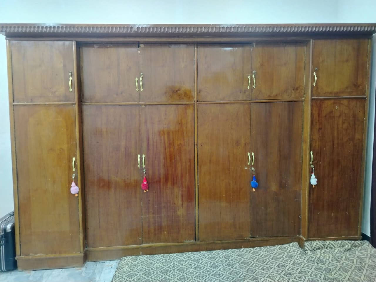 السلام عليكم كنتور البيع سعر كنتور نضيف 250بي مجال /سعر البوفيه نضيفيه سعر 125بيه مجال سكن الفلوجه)/***********
