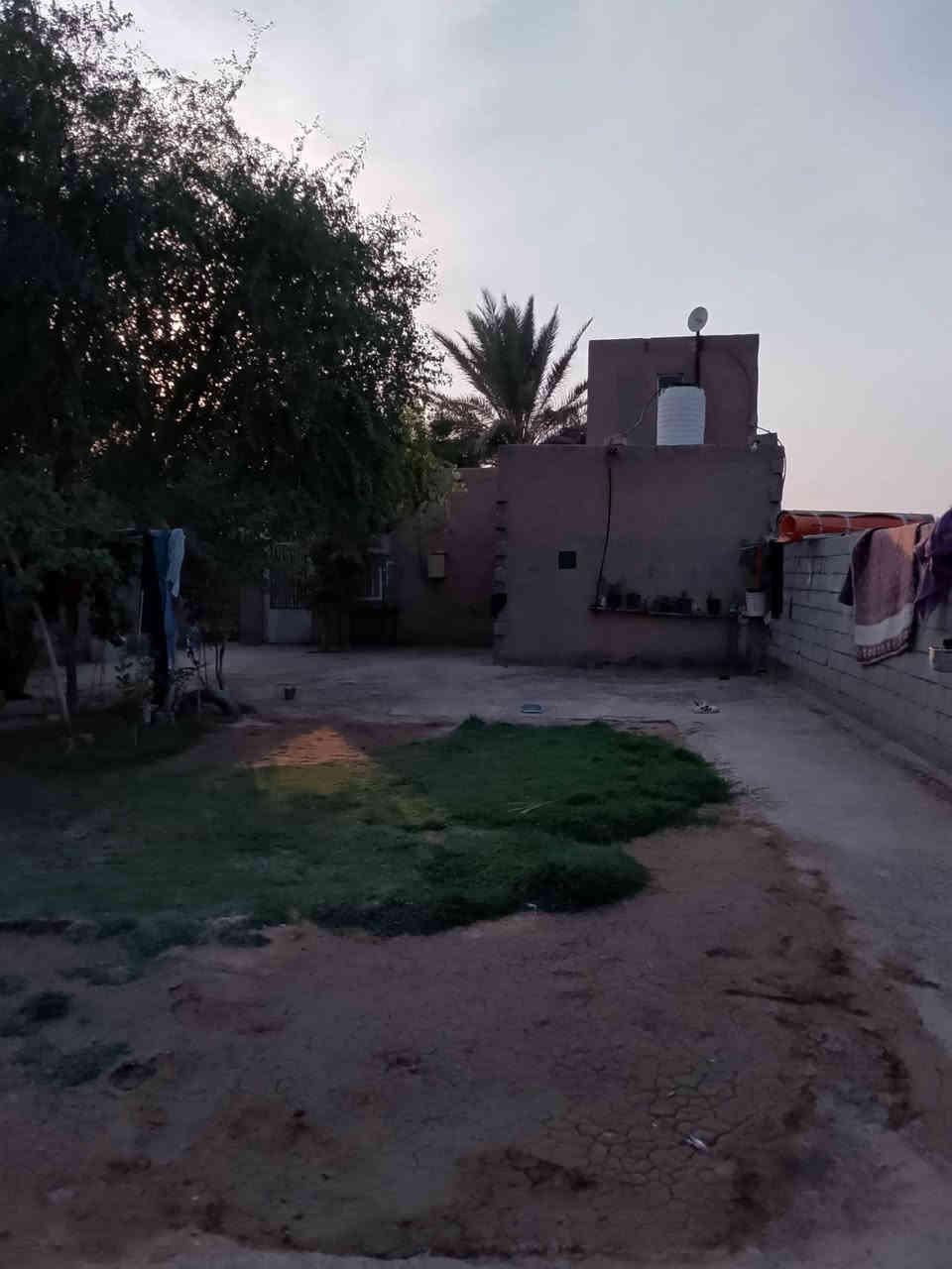 الدار للبيع + قطعه ارض 300 متر في الكفل منطقة الامام زيد بن علي سعر مناسب جدا
***********
