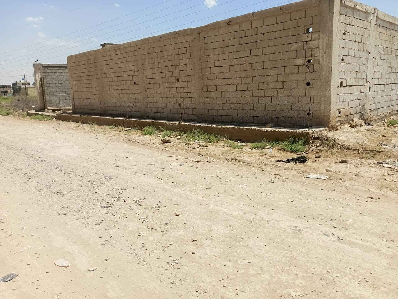 السلام عليكم قطعه ارض للبيع
زراعي السريدات شارع 15
 سند 25 مساحه 600 متر
واجه 20 نزال 30 الكاع مسيجه بلوك
خدمات موجوده كامله 
إقرار محكمه باسمك
السعر 140 مجال قليل
الشراي يخابر 
***********
