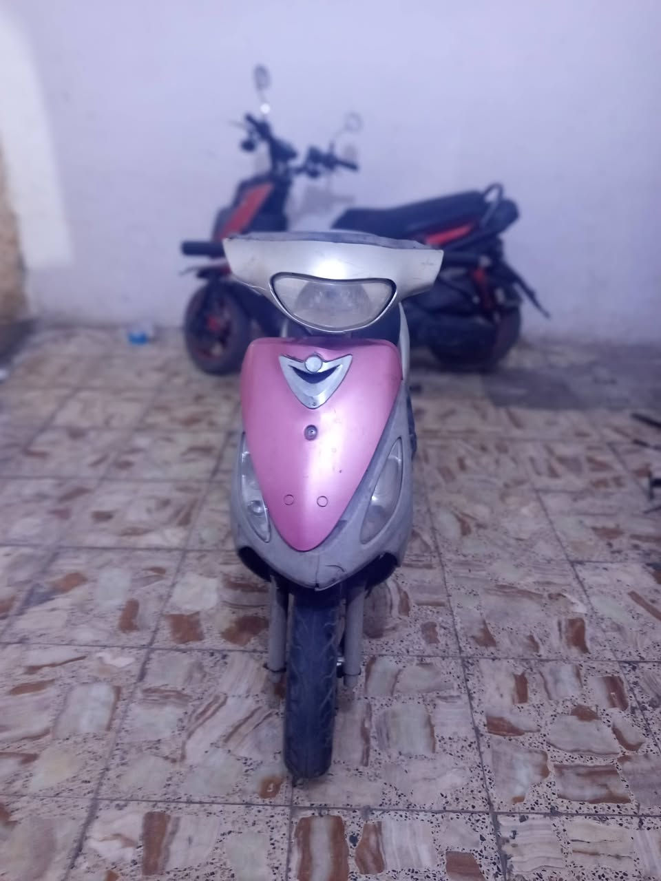 سلام عليكم دراجة ماكس منغولي للبيع بيه نقوصات قليله السعر  ٣٥٠ وبيه مجال للطيبيين المكان مدينة الصدر الرقم *********** وبيه واتساب
