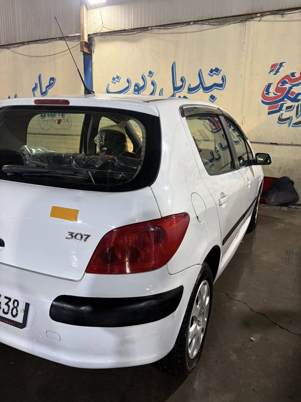 السلام عليكم
للبيع بدون مراوس وقسط بيجو 307 موديل 2005  السيارة ماشية 88 الف  حقيقي شادلها شاشة ديفندر وكامرة اصلية UHD وسستم سماعات اصلي السيارة عليها ادامة كاملة نوزلات بلكات وادامة كاملة للگير والمكينة  تبريد شغال ثلج وتدفئة  فيت بمب عبوة كاملة مبدل  
كهربائيات كلها شغاله بدون اي چطل عالبلاد  باتري جديد الصدر مبدل كامل جديد وتخم تاير جديد السيارة مال جناي دينار واحد متصرف عليها   كفالة عامة سنوية باسمي ورقمها بغداد الدولي  ب58 وبيها مجال بسيط للطيبين  متواجد  واتساب  او اتصال عادي ***********
مكاني بغداد شارع الكفاح  قرب الشيخ عبد القادر الكيلاني
