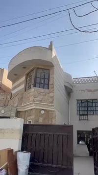 بيت الايجار 200م طابقين مدخلين سعر الايجار مليون دينار الاستفسار 07711...