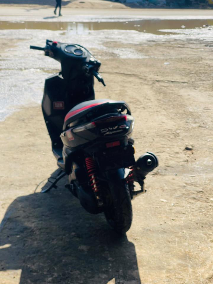 سلام عليكم سكنز  فحل كابريته
عليه تزويد كزوز صجمي بلادي وعليه كلجات رياضي امامي وخلفي  دبلات امامي وخلفي جدد تايرات جددد دراجه ممفتوحه  مكينته خرسه لا جكجكه ولا خرخشه بيه نقوصات بسبطه سعره ٦٠٠ وبيه مجال مكاني البصره القرنه ***********
