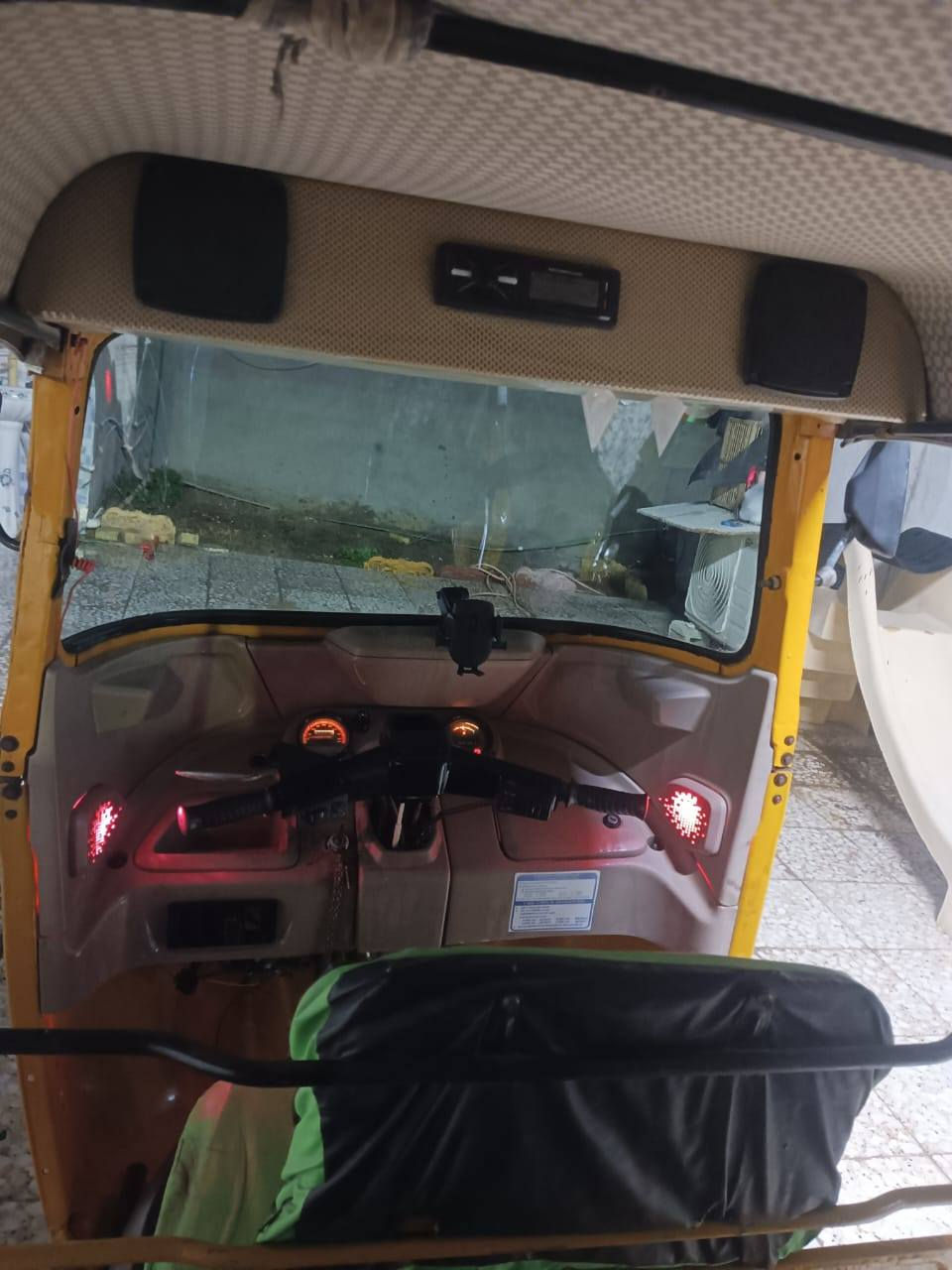 سلام عليكم تكتك مديل 21 رقم وسنويه تكتك باسمي مكمله من كلشي كهربايت شغله مكينه مجفته بيها خياسات رايده ب 5 ونص وبها مجال لشراي رقم ***********
