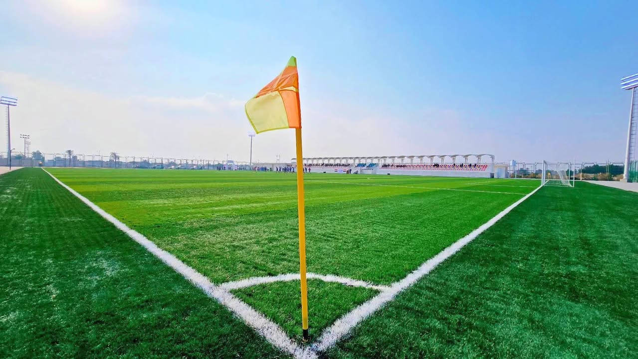 من الأرض الفارغة إلى ملعب احترافي... نرافقك في كل خطوة!
✔️ جودة تبهرك | ✔️ أسعار تريحك | ✔️ التزام تام بالمواعيد

هل تفكر في إنشاء ملعب رياضي بمواصفات حديثة؟
نحن في  شركة قبس الضياء للملاعب والعشب الصناعي 
 نوفّر لك كل ما تحتاجه لإنجاز ملاعب رياضية متكاملة، سواء كانت كرة قدم، كرة طائرة، أو كرة سلة، مع تنفيذ مشاريعنا وفق أعلى المعايير وفي مختلف ولايات الوطن.

🔧 تجهيزاتنا تشمل:
🔹 عشب اصطناعي بجودة ممتازة (60 مم و40 مم)
🔹 سياج معدني متين بمقاسات مختلفة (5/5 مم، 6/5/6 مم، 8/6/8 مم)
🔹 شباك حماية لضمان أمان الملعب
🔹 مرمى كرة قدم مجهز بالشبكة
🔹 مقاعد ومدرجات مريحة وعملية
🔹 أرضيات خاصة (béton poreux) مقاومة ومناسبة للملاعب
🔹 أعمدة كرة طائرة ولوحات كرة سلة
🔹 أعمدة إنارة مزوّدة بكشافات عالية الإضاءة

👷‍♂️ فرقنا تضم خبراء وفنيين ذوي كفاءة عالية، نحرص على دقة التنفيذ وجودة النتائج، مع احترام تام للآجال المحددة.
💰 أسعارنا مدروسة ومناسبة لكل مشروع
🚛 نوفّر خدمة التوصيل إلى جميع عراقنا الحبيب🇮🇶⚽️🇮🇶⚽️🇮🇶⚽️🏠

⸻
📍 العنوان:بغداد الكرادة ٦٢ 
ا
 

📩للتواصل والاستفسار:
***********
***********
***********
⸻
🛠️ خبرة نضعها بين يديك لتصميم ملعب أحلامك!🇮🇶
