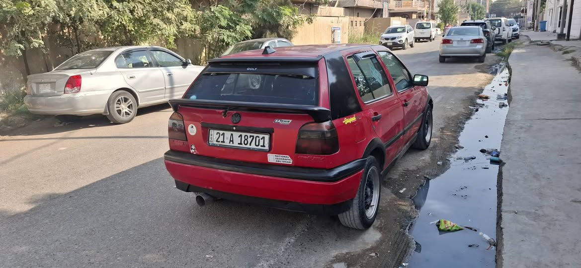 للبيع كولف نفخ موديل ٩٢ سيارة مكينة نضيفة كير نضيف تبريد تدفئة شغال مكان سيارة ديالى بعقوبة السعر 40 بيه مجال بسيط 
***********
