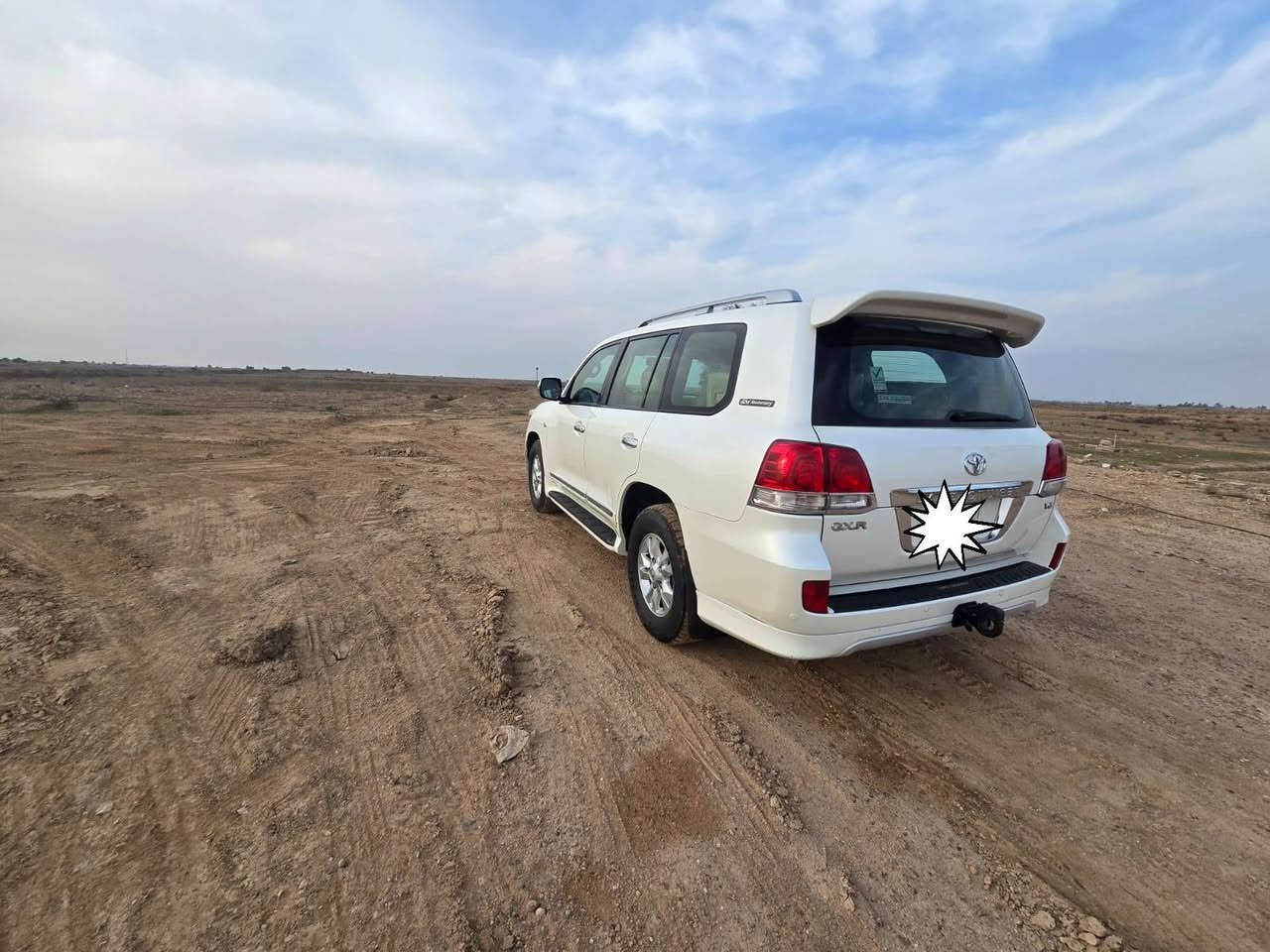 السلام عليكم
لاندكروز ستينية 2011
للبيع او مراوس بكامري من موديل ٢٠ الى ٢٣
تفاصيل 
سيارة مكفولة 
فقط الدعامية الامامية تبديل 
مع باردات بسيطيات 
باقي السيارة كفالة
كير مكينه مكفولة 
حدادية وتايرات مكفولة 
مكان السيارة ديالى المقدادية 
تلفون ***********
