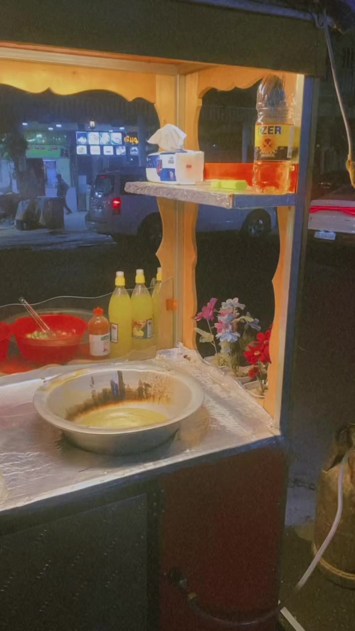 السلام عليكم عربانه جاهزه بس جيب مسواك وفتح
سعرها 350وبيها مجال الله شاهد جديده بعدها مسويها ب600الف 

سبب البيع ضروف تجي تشوفها بعينك جديده وكامله 

العنوان بغداد الكفاح 

***********متوفر واتس اب هم
