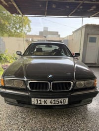 بي ام دبيلو خفاش   موديل 1995 حجم السيارة 735 السيارة بدون حادث كير وم...