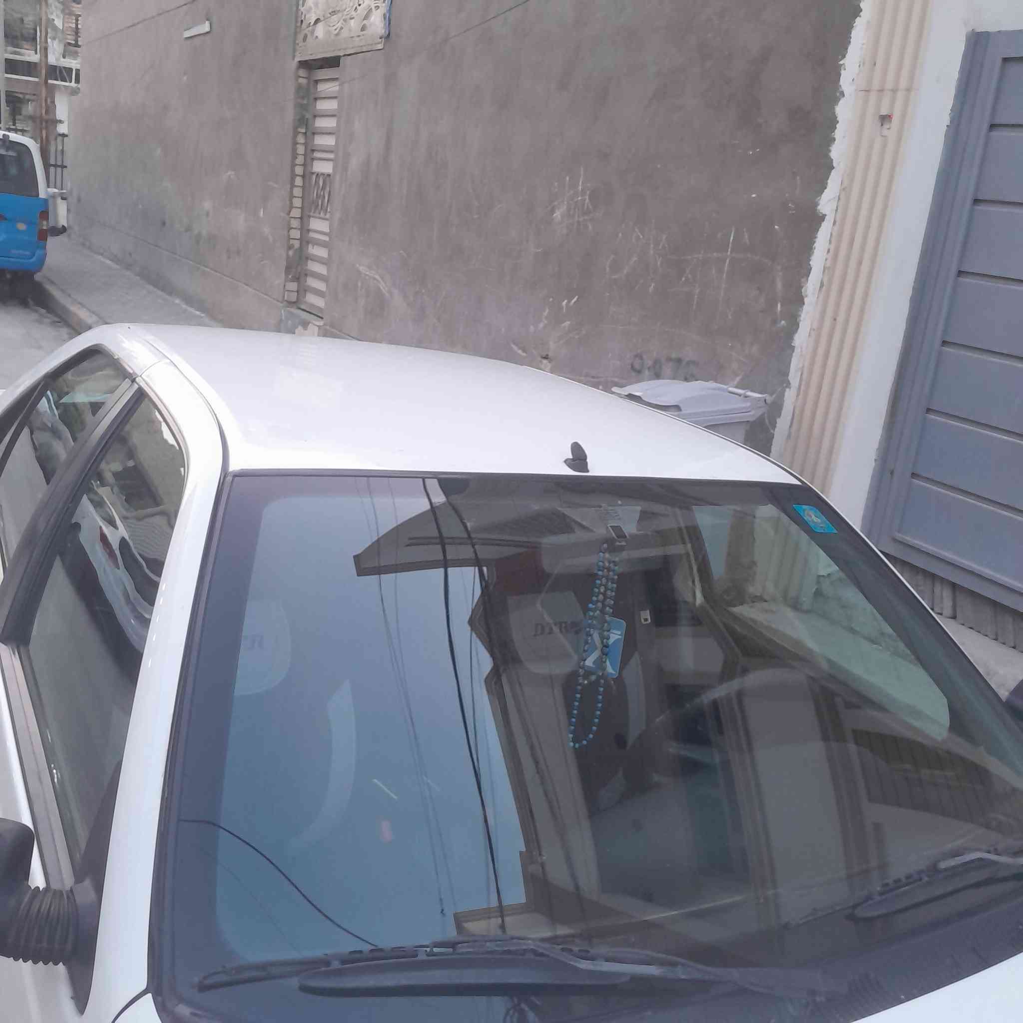 السلام عليكم ورحمة الله وبركاته
من رخصة مدير الكروب المحترم 
بيجو روى 2009 باسمي هزة ما ساقطة شرط تحويل ثاني يوم
سيارة تبريد شغال تدفئة شغالة
تخم تاير جديد باتري جديد حداديه جديده السياره جاهزه وخير من الله بيها ملاحظات بسيطة السعر 30 وبيها مجال بسيط العنوان بغداد الشرطة الخامسة قرب جامع الكبيسي 
للإستفسار ***********
متواجد واتساب عل فيس غير متواجد
