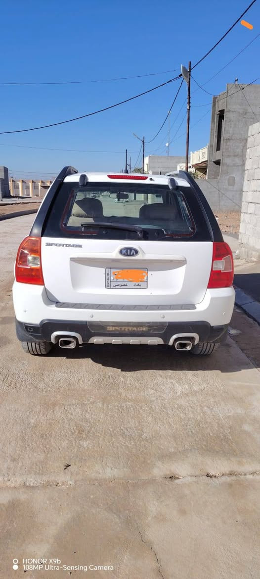 كيا سبورتج مديل 2009 مكفوله من الصبغ كير ومحرك بشرط حداديه جيدا جدا تخم تأير  ماشيه 205 الف كيلو متر مكانهه ديالى جلولاء للاستفسار على الرقم صاحب السياره  ***********
