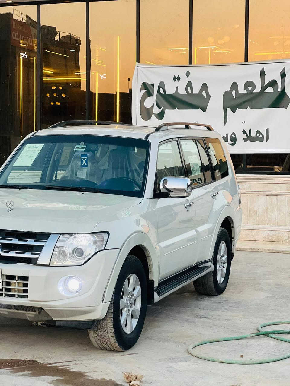 السلام عليكم، سيارة باجيرو للبيع فقط، حبتور ومواصفات الحبتور معروفة واحد على واحد بيه قطعتين صبغ جاملغ وبنيد السيارة بأسمي رقم إنكليزي بغداد موديل ٢٠١٠ السعر (١٣٧) وبيه مجال شي بسيط  مكان السيارة بابل الحلة
رقم الواتساب فقط ***********
رقم الاتصال
***********
