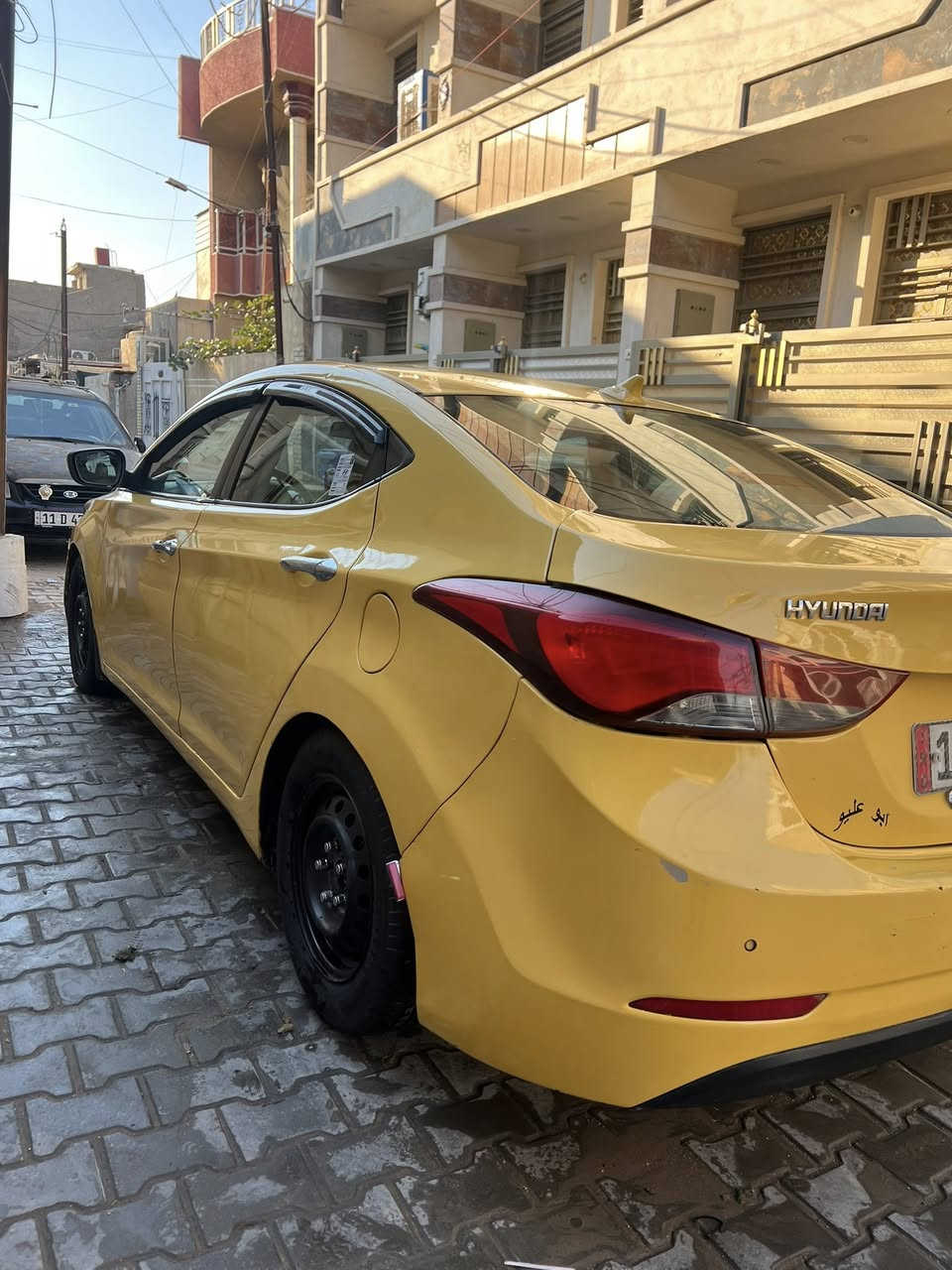 السلام عليكم النترا للبيع موديل 2015
حادث خلفي مرفوق بلمنشور قبق الجنطة راجع نفسة 
غير هذا الحادث مكفولة 
كير مكينة مكفولات تخم تاير قبل شهر شادة
رقم بغداد انكليزي تحويل ثاني يوم 
نضام ايكو مانع انزلاق تحكم استيرن جهتين 
تبريد شغال على السويج 
بيها منضومة غاز عاطلة دكمتها 
مصفرة هيئة وبحث 
عليها غرامة علية 
المكان:بغداد/بغداد الحديدة 
للاستفسار الاتصال :***********
