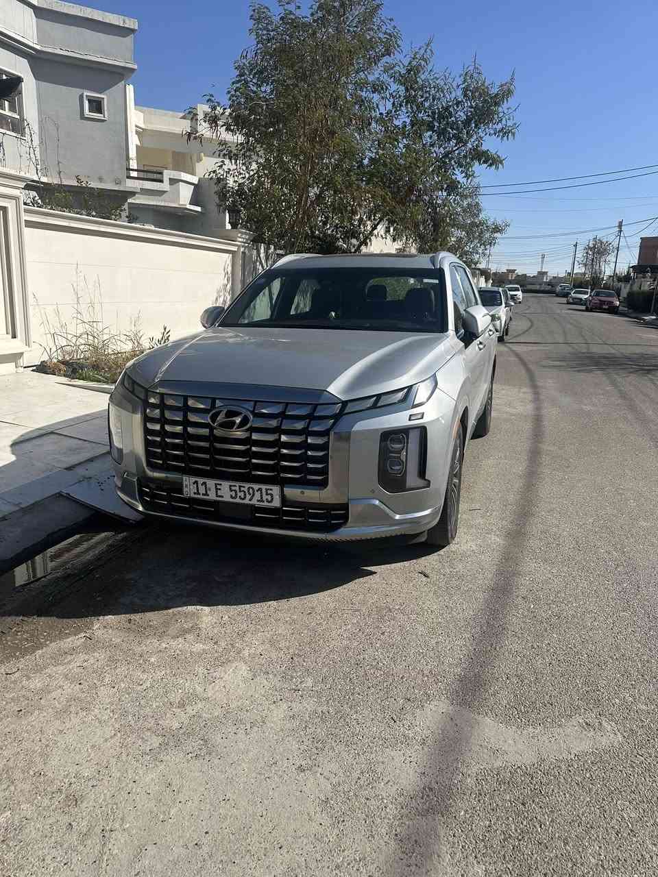 ﷽
للبيع فقط…
‏Hyundai palisade  2023 calligraphy
هونداي بلسايد كلگرافي 
الموديل : 2023
الون : سلفر 
العداد : 37 الف ميل قابل للزياده 

الضرر : نصف دعاميه اماميه فقط تم تبديلها وصبغها باقي السياره سليمه الجاملغ الايمن اجه بداخلها مفتوح فقط تم شده بدن ضرر كل الايرباكات سليمه 
بيها طخه بسيطه بلصندوك داكها بارد موضحه بلصور  قبل لا اسويها…
صور الحادث مرفقه بلمنشور 

المواصفات :-
1-شاشة عرض داتشو 
2-المحرك   v6    3.8 
3-بصمة تشغيل + بصمة ابواب 
4-اصطفاف ذاتي(تقديم + ترجيع عن طريق الريمونت)  
5-فتحة سقف +بانوراما
6-سماعات هارمن كاردن عدد 16
 7-رادار امامي  + خلفي 
8-حساسات امامي + خلفي 
9-كامرات عدد 6  360 درجة 
10-كشنات امامي خزن ميموري 
11-كشنات كهربائي تدفئة وتبريد🥶
12-انارة داخليه (محيطيه) + انارة دشبول 
13-بردات جانبية
14-تبريد مركزي امامي + خلفي منفصل التحكم
15-تحكم ستيرن + شفتات
16-تدفئة ستيرن 
17-مرايا هيتر + تعتيم 
18-صندوق كهربائي شفط + اربع وضعيات فتح صندوق
19-وضعيات قيادة  (5)
20-ويل كب حجم  20 
21-اوتو هولد + نقطة عمياء 
22-سايد بريك بصمة + مثبت سرعة
23-شحن وايرلس 
24-إشارات بالمرايا  + إشارات جانبيه
25-اوتو هولد 
26-تحديد مسار
27-شاشة ديجتال كبيرة
28-تشغيل عن بعد .
29-تدليك كشن . مساج 
30-دفع رباعي 
31-نظام مانع انزلاق 
32-نظام نزول منحدرات
وبعد بيها هوووواي مواصفات معروف الكلگرافي الVIP فول 1/1
السياره رقم بغداد انكليزي 
السعر 330 ورقه 
للستفسار اكثر يرجا الاتصال بلرقم 
***********
***********
