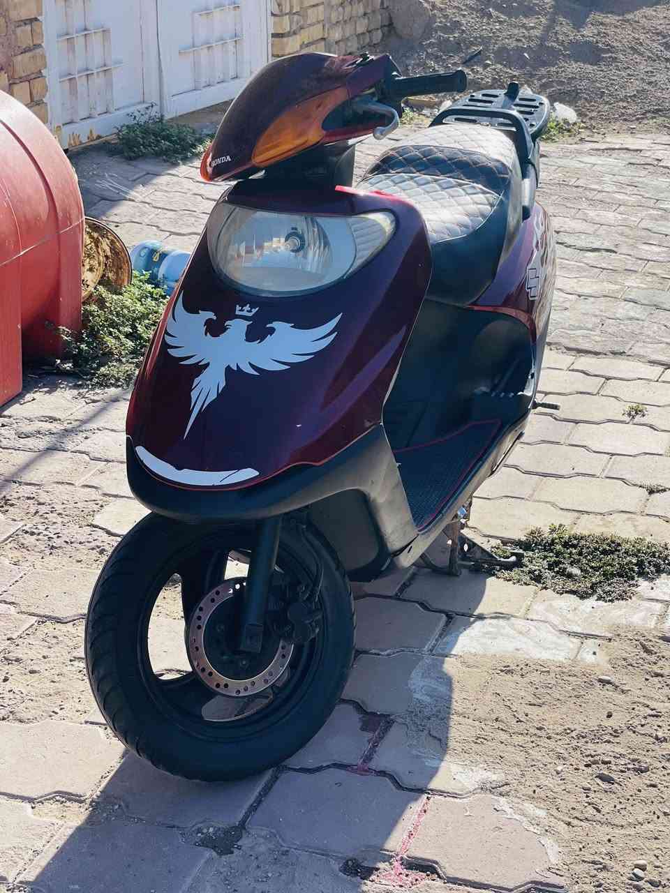 سلام عليكم سبيسي ياباني للبيع مفتوحه مكينه ناعمه سلف هندر كهربائيات شغال مابيها نقص سعر ٤٥٠وبيها مجال قليل مكاني كوت العزه رقم***********
