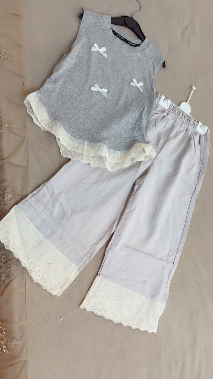 #شكيلة_مميزة من الملابس الراقية، ✅✅
خامة تجنن وتصميم بلمسة فخمة لأطفالكم. 💖
✅ القياس ✅من سنتين إلى 6 سنوات.
✅ السعر: 10,000 دينار فقط.
لا تفوتوا الفرصة، الكمية محدودة! 🏃‍♀️💨

📩 للطلب والاستفسار: يرجى مراسلة الصفحة 

📲 أو التواصل عبر الواتساب:
• 7773332270 📞
• 7716639035 📞
🚚 خدمة التوصيل متوفرة لكل العراق:
• بسمايه: 1,000 دينار فقط.
• داخل بغداد: 5,000 دينار.
• باقي المحافظات: 6,000 دينار.
💳 يتوفر لدينا دفع عبر الماستر كارد@أبرز المعجبين
#ملابس_أطفال #أناقة_الأطفال #أزياء_بنات #ملابس_بنات #تنسيقات_أطفال #تسوق_اونلاين #بغداد #العراق #بنات_العراق #أزياء_أطفال #ماستر_كارد #توصيل_سريع
