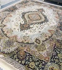 فرش ايراني • ٤/٦ • ٧٠٠ شانه