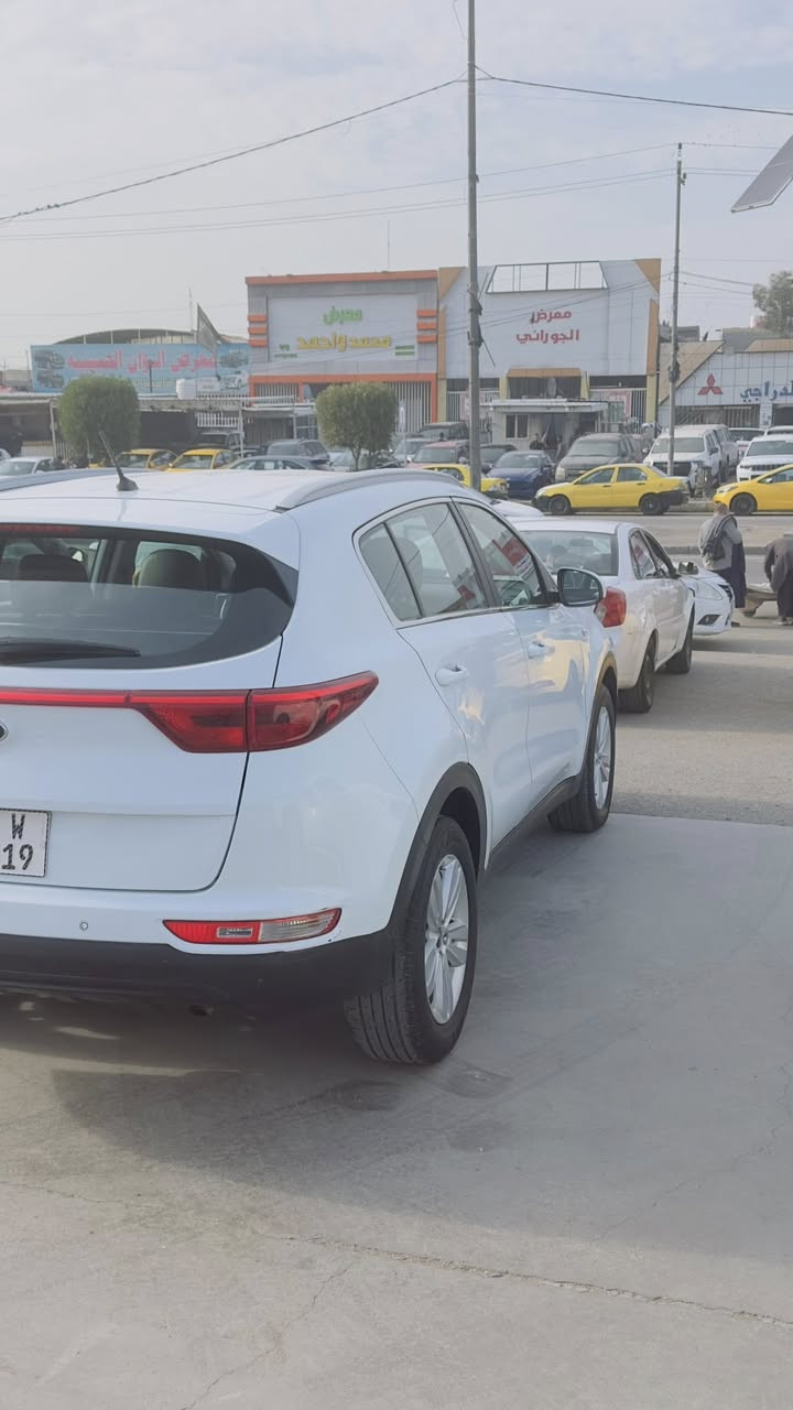 السلام عليكم كيا سبورتج 2016 خليجي الشركه الدوليه مكفوله ضربه صبغ تعديل رصعه كير مكينه حداديه تبريد ثلج 
ماشيه139
السعر170$
للاستفسار***********
