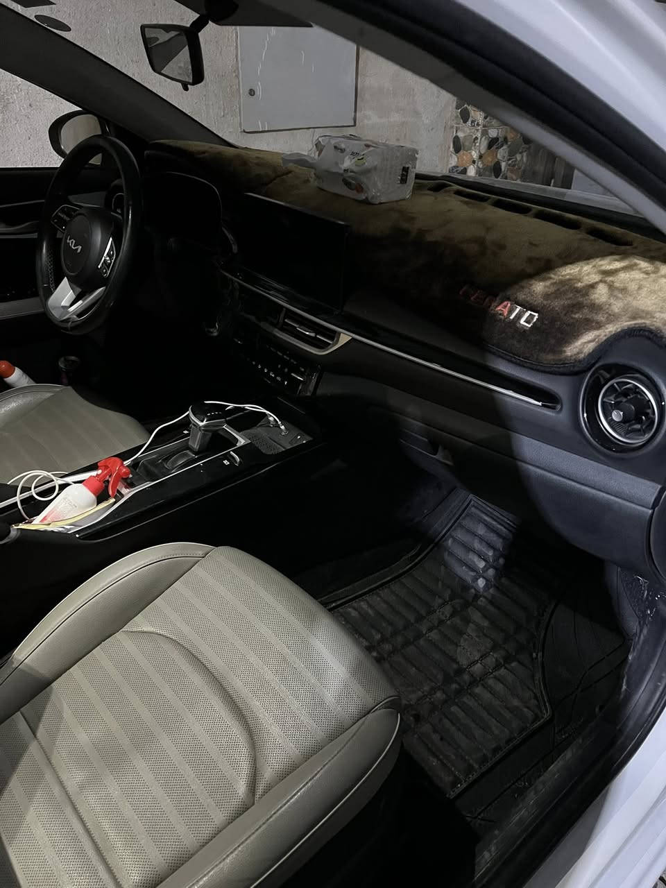 كيا  K3 فووول مواصفات2022
مكفوله من الصبغ 

فتحة 

بصمة

محرك 1500 دبل نوزل

ماشية 28

كشنات جلد

شاشة

كامرة

حساسات

مود درايف 

اوتو هولد

سايد بريك بصمة

رقم أربيل باسمي اتريد تحويل لو وكاله عادي

باقي المواصفات موضحة بالصور المكان بغداد الغزاليه

السعر 143$ وبيهة مجال للاستفسار ***********
